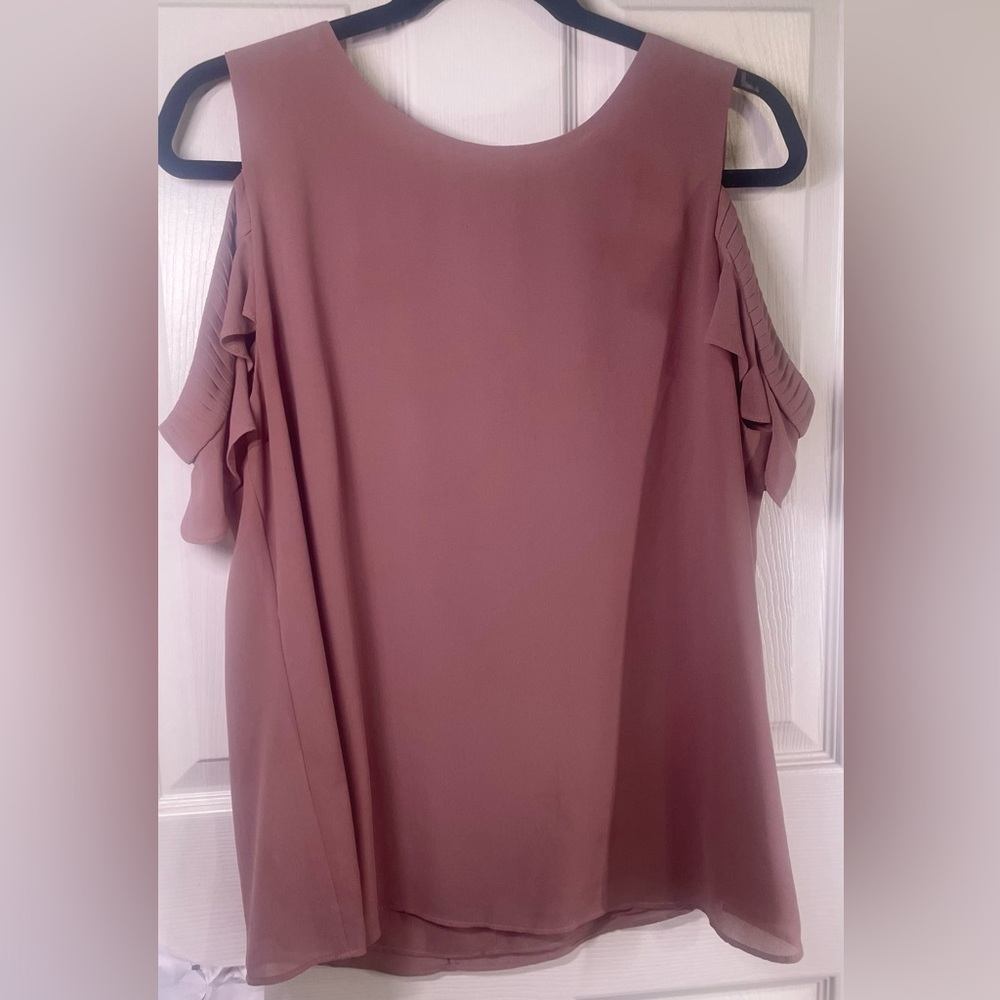 Q&A Off the Shoulder blouse